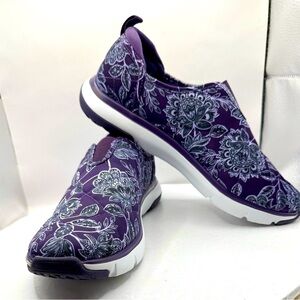 NWT Vera Bradley Women's 2-Mile Slip-On Purple Floral Design Shoe 10 Size